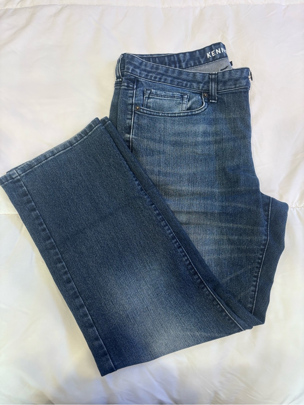 Brand New Men’s Kenneth Cole Straight-Leg Denim Jeans